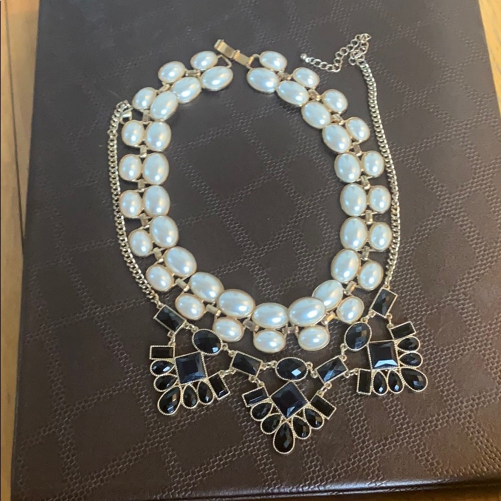 Jewelry lot! Statement 3 necklaces 1 earings